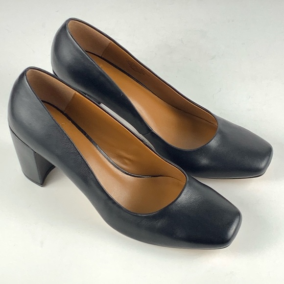 H by Halston Whitney Black Leather Heels - Picture 2 of 9